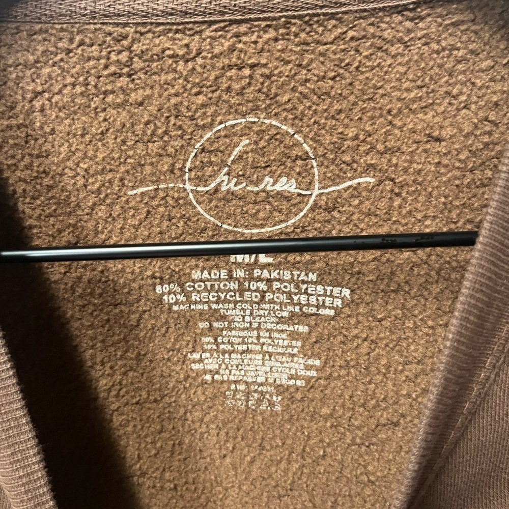 Von Maur Hi Res brand Brown Crewneck w/ pink Nashville Tennessee embroidery - Picture 7 of 7